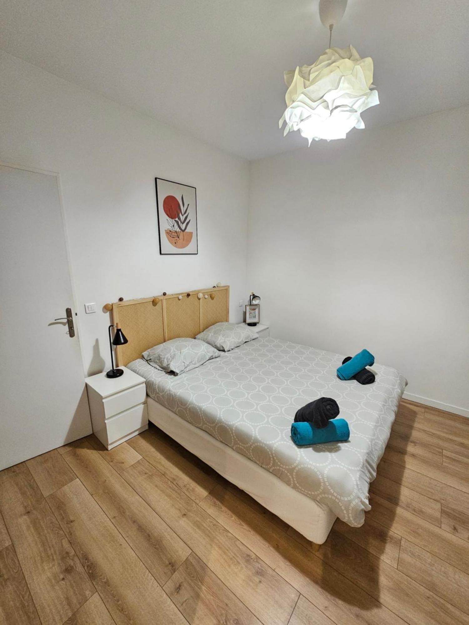 *Appartement Moderne/2 Minutes Du Metro* Saint-Ouen  Kültér fotó