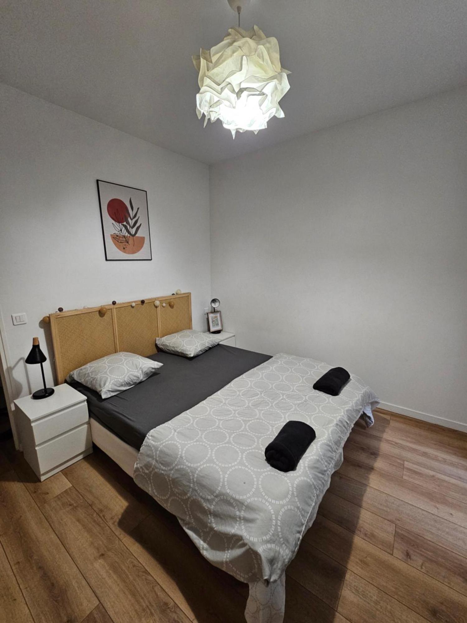 *Appartement Moderne/2 Minutes Du Metro* Saint-Ouen  Kültér fotó